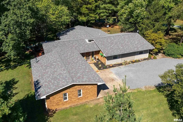 $479,000 | 2585 Dylan Drive, Marion, IL 62959