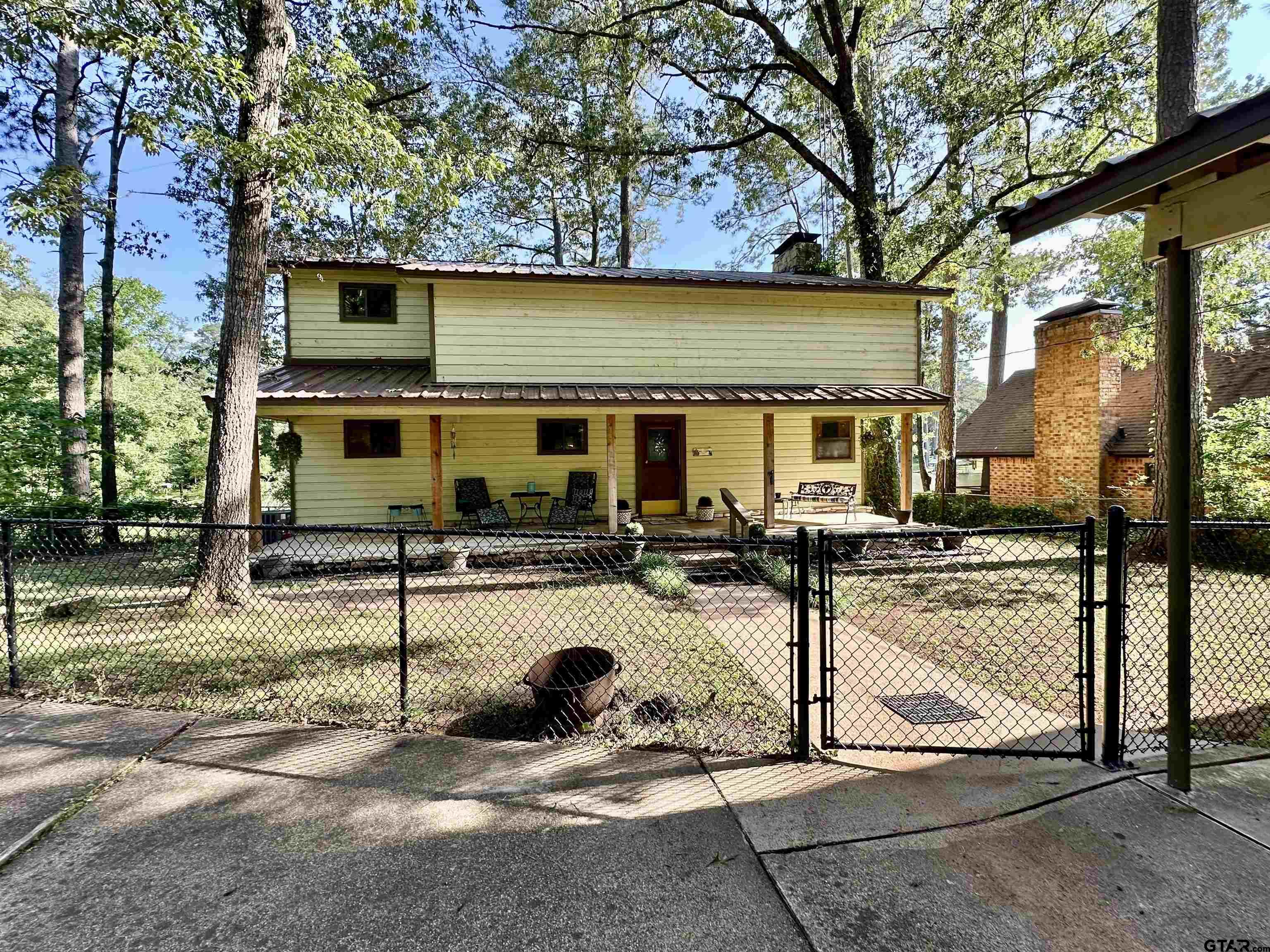 115 Lago Vis Dr  