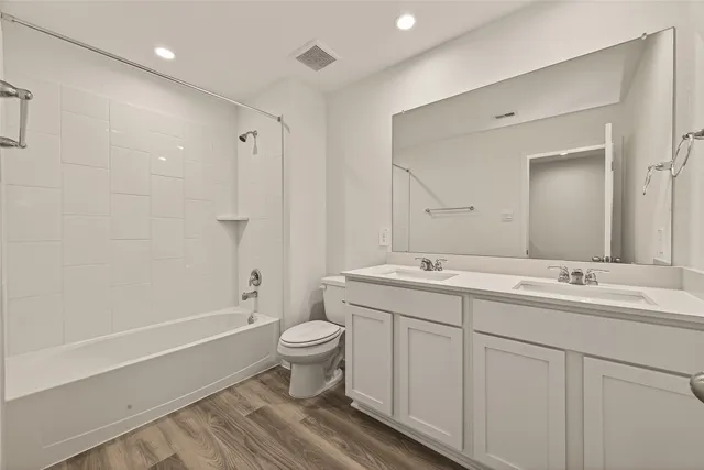 $2,400 | 2826 Lisburn Ter Lane, Houston, TX 77051