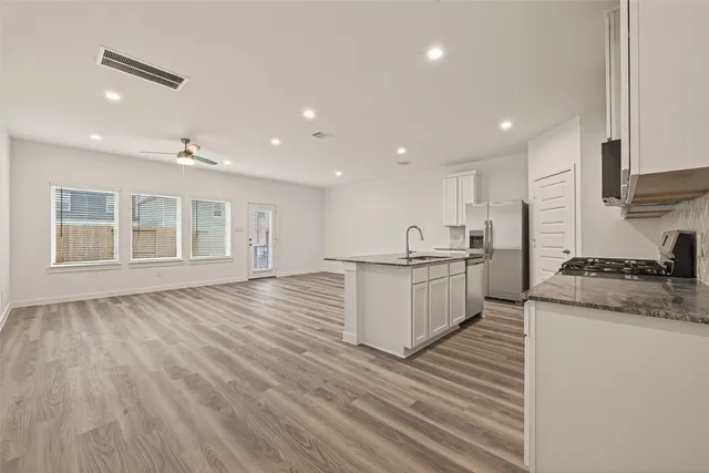 $2,400 | 2826 Lisburn Ter Lane, Houston, TX 77051