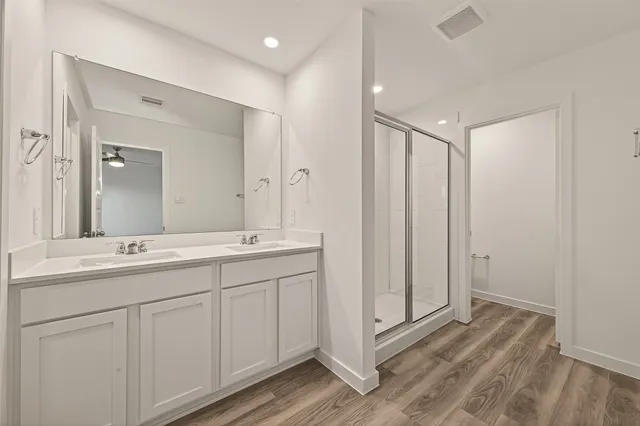 $2,400 | 2826 Lisburn Ter Lane, Houston, TX 77051