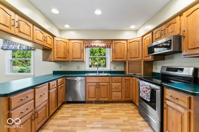 $415,000 | 7222 Hampstead Lane, Indianapolis, IN 46256