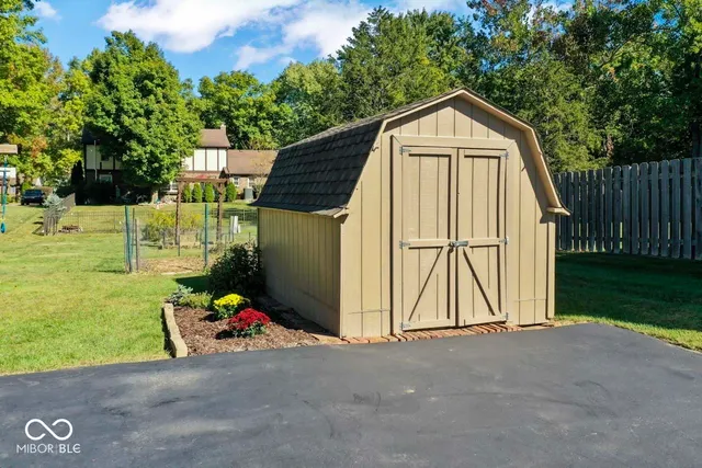 $415,000 | 7222 Hampstead Lane, Indianapolis, IN 46256