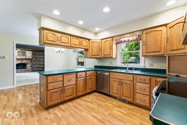 $415,000 | 7222 Hampstead Lane, Indianapolis, IN 46256