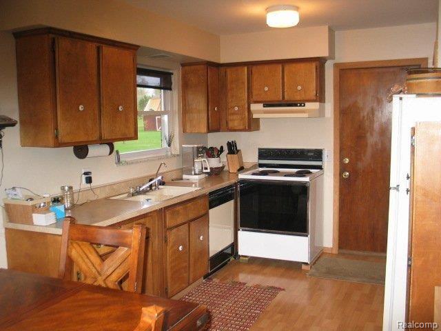470 Taylor Road Brighton, MI 48114 - Photo 4 of 4 Kitchen