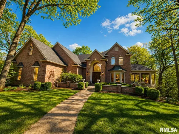 $699,900 | 11350 North Oak Trail Drive, Peoria, IL 61615