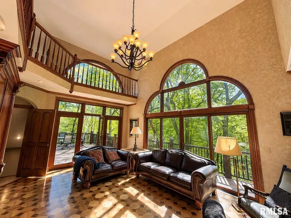 $699,900 | 11350 North Oak Trail Drive, Peoria, IL 61615