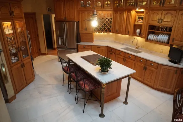 $699,900 | 11350 North Oak Trail Drive, Peoria, IL 61615