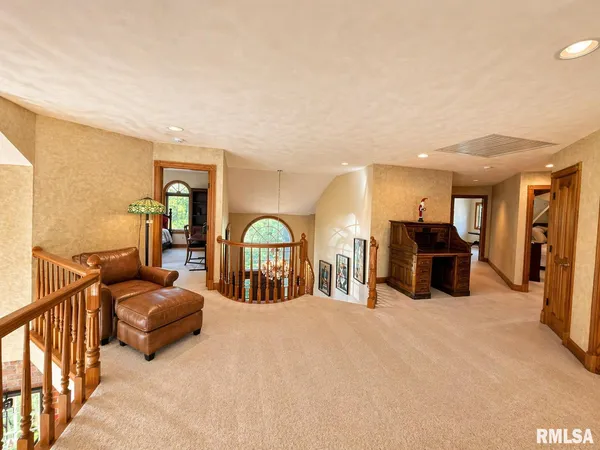 $699,900 | 11350 North Oak Trail Drive, Peoria, IL 61615