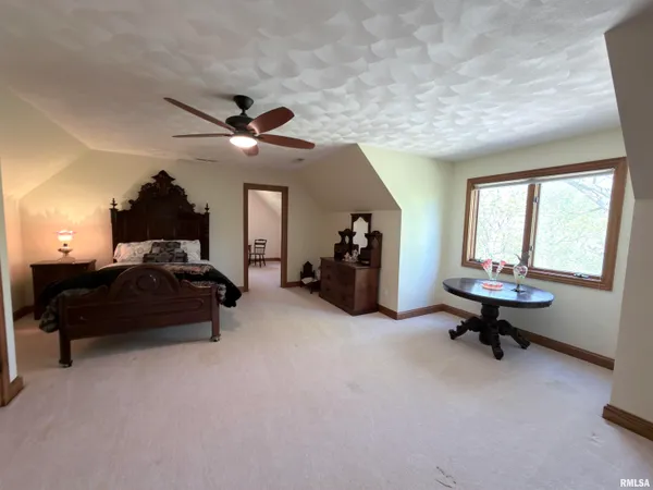 $699,900 | 11350 North Oak Trail Drive, Peoria, IL 61615