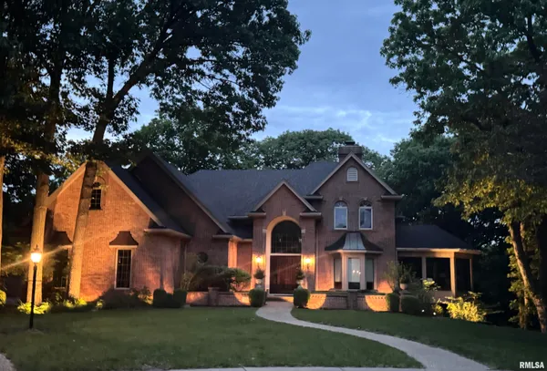 $699,900 | 11350 North Oak Trail Drive, Peoria, IL 61615