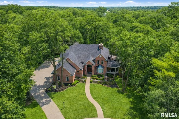 $699,900 | 11350 North Oak Trail Drive, Peoria, IL 61615
