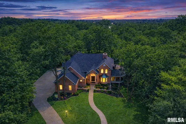 $699,900 | 11350 North Oak Trail Drive, Peoria, IL 61615