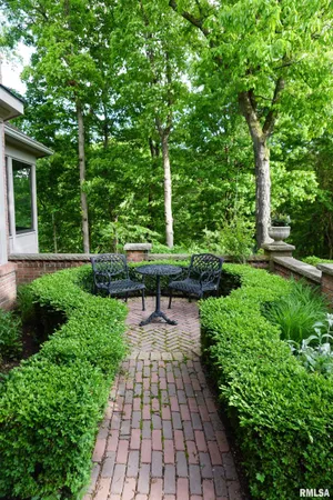 $699,900 | 11350 North Oak Trail Drive, Peoria, IL 61615