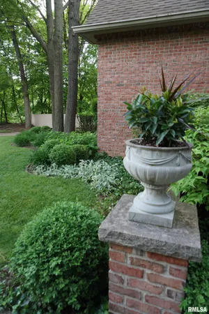 $699,900 | 11350 North Oak Trail Drive, Peoria, IL 61615