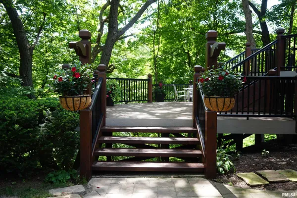 $699,900 | 11350 North Oak Trail Drive, Peoria, IL 61615