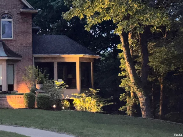 $699,900 | 11350 North Oak Trail Drive, Peoria, IL 61615