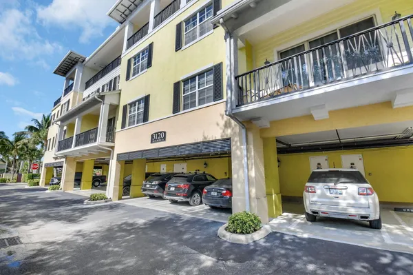 $5,200 | 3120 East Latitude Circle, Unit 307, Delray Beach, FL 33483