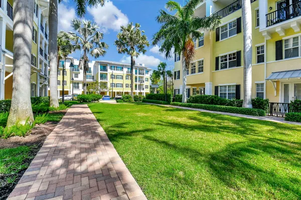 $5,200 | 3120 East Latitude Circle, Unit 307, Delray Beach, FL 33483