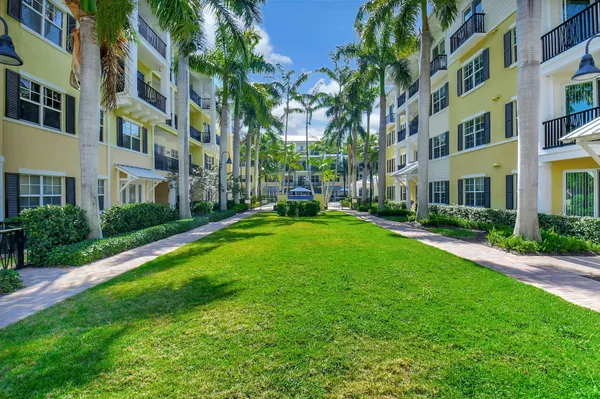 $5,200 | 3120 East Latitude Circle, Unit 307, Delray Beach, FL 33483