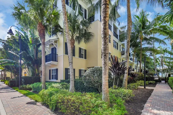 $5,200 | 3120 East Latitude Circle, Unit 307, Delray Beach, FL 33483