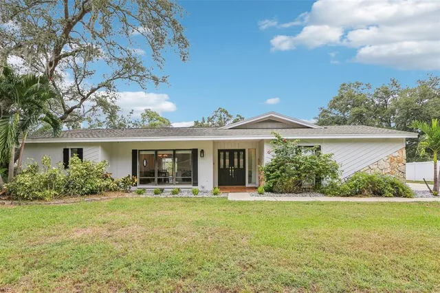 $549,000 | 1203 Beacon Hill Drive, Tampa, FL 33613