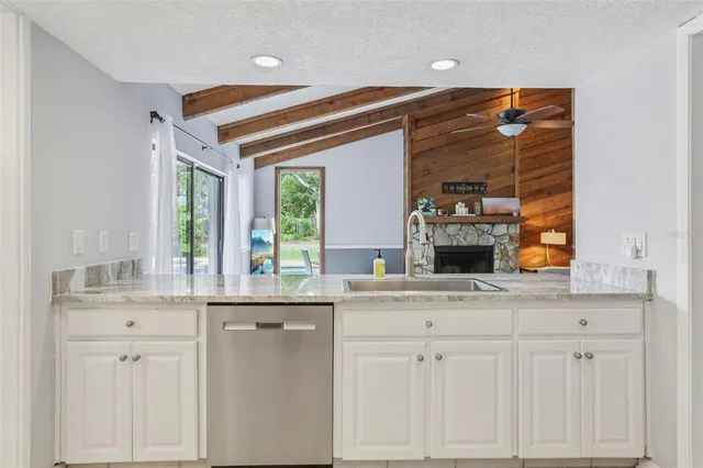 $549,000 | 1203 Beacon Hill Drive, Tampa, FL 33613