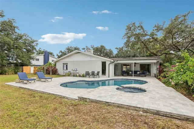 $549,000 | 1203 Beacon Hill Drive, Tampa, FL 33613