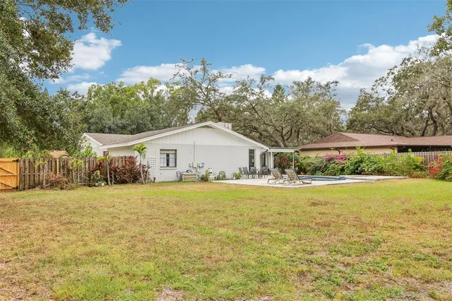 $549,000 | 1203 Beacon Hill Drive, Tampa, FL 33613