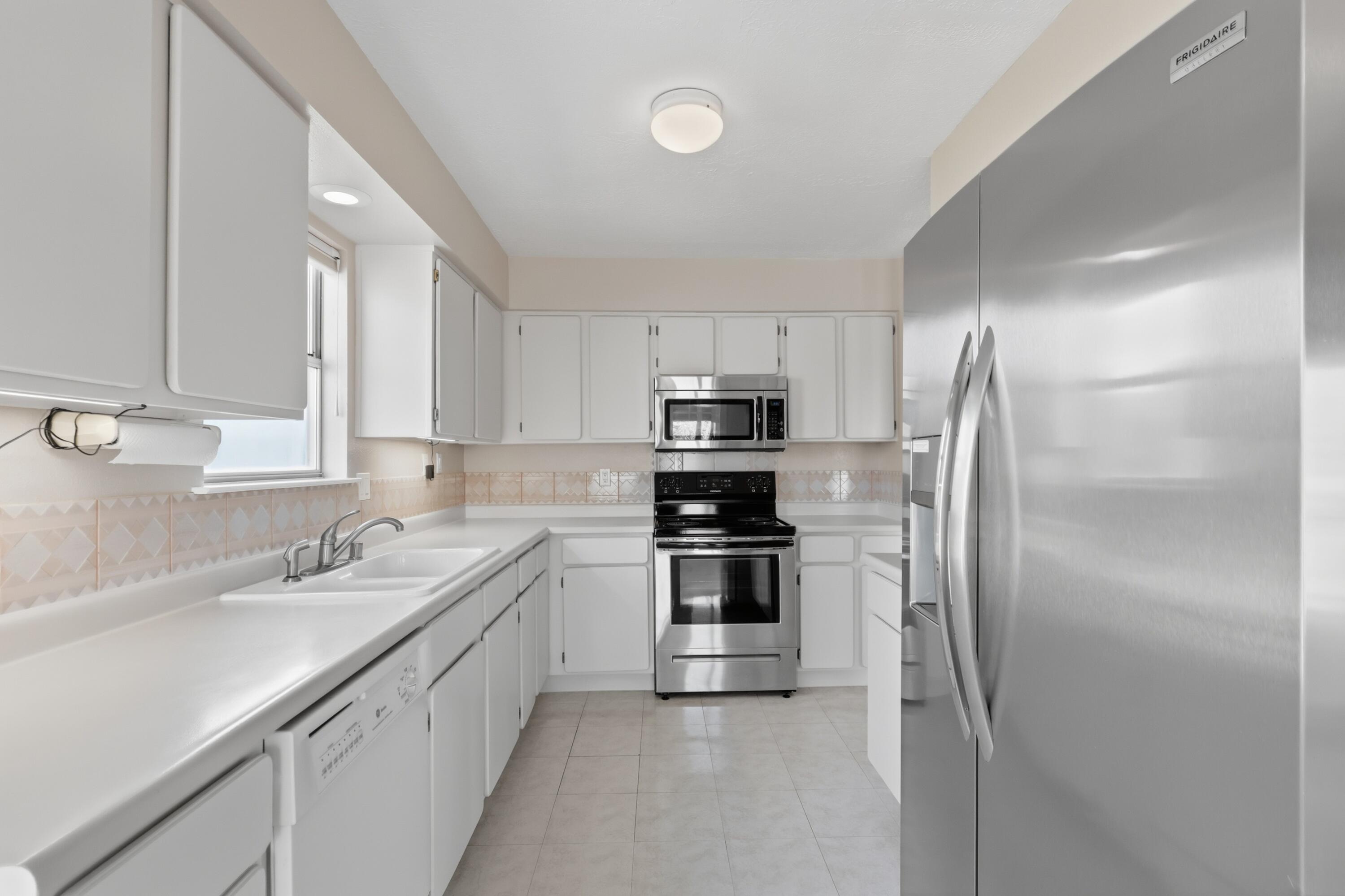 616 Eastlake Drive Southeast Rio Rancho, NM 87124 - Photo 16 of 39 Gallery Image 16