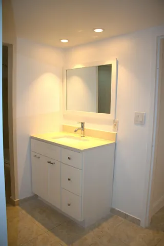 $1,800 | 300 Waterway Drive South, Unit 405, Lantana, FL 33462