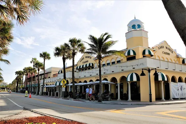 $1,800 | 300 Waterway Drive South, Unit 405, Lantana, FL 33462