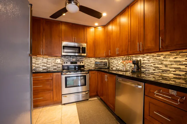 $1,800 | 300 Waterway Drive South, Unit 405, Lantana, FL 33462