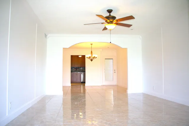 $1,800 | 300 Waterway Drive South, Unit 405, Lantana, FL 33462