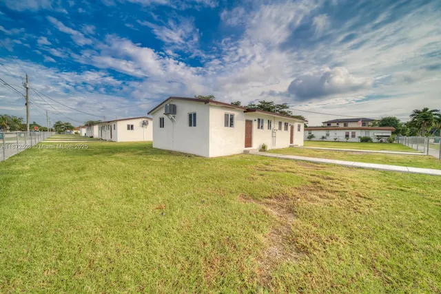 $2,050 | 17725 Southwest 103rd Avenue, Unit 17725, Miami, FL 33157