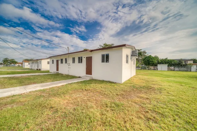 $2,050 | 17725 Southwest 103rd Avenue, Unit 17725, Miami, FL 33157