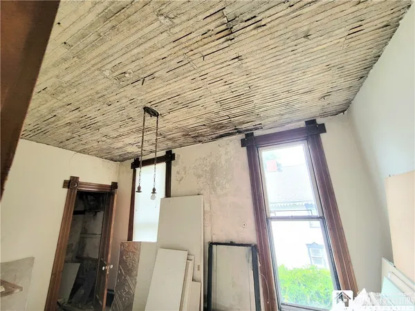 $59,900 | 52 Lakeview Avenue, Jamestown, NY 14701