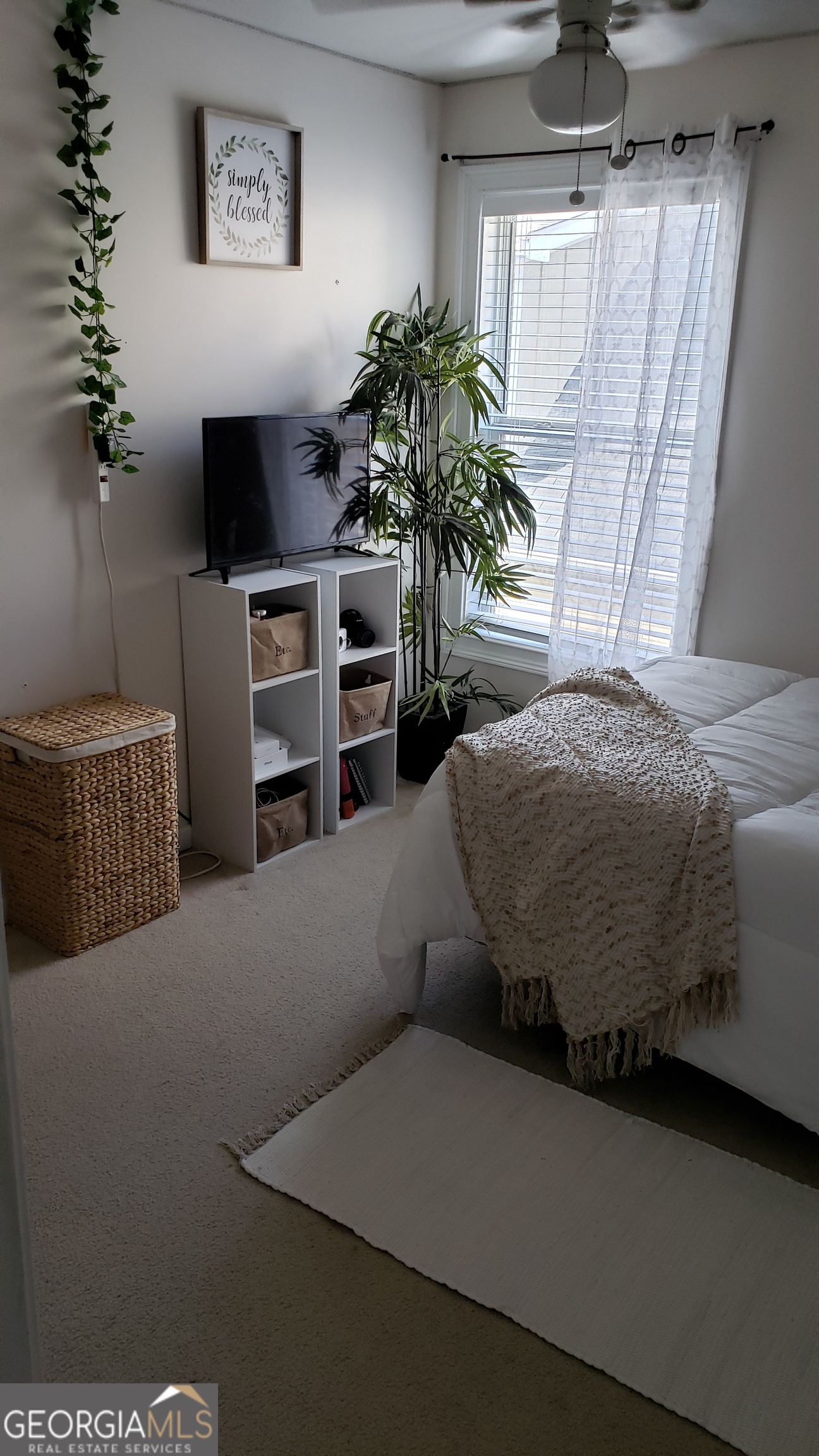 533 Edgewood Drive Athens, GA 30606 - Photo 14 of 20 a living room with furniture and a flat screen tv