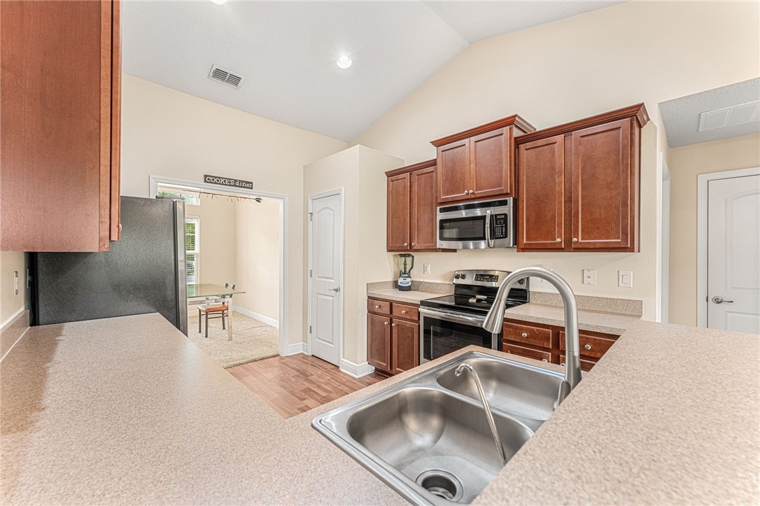 1013 Tide Road Southeast Palm Bay, FL 32909 - Photo 8 of 36 Gallery Image 8