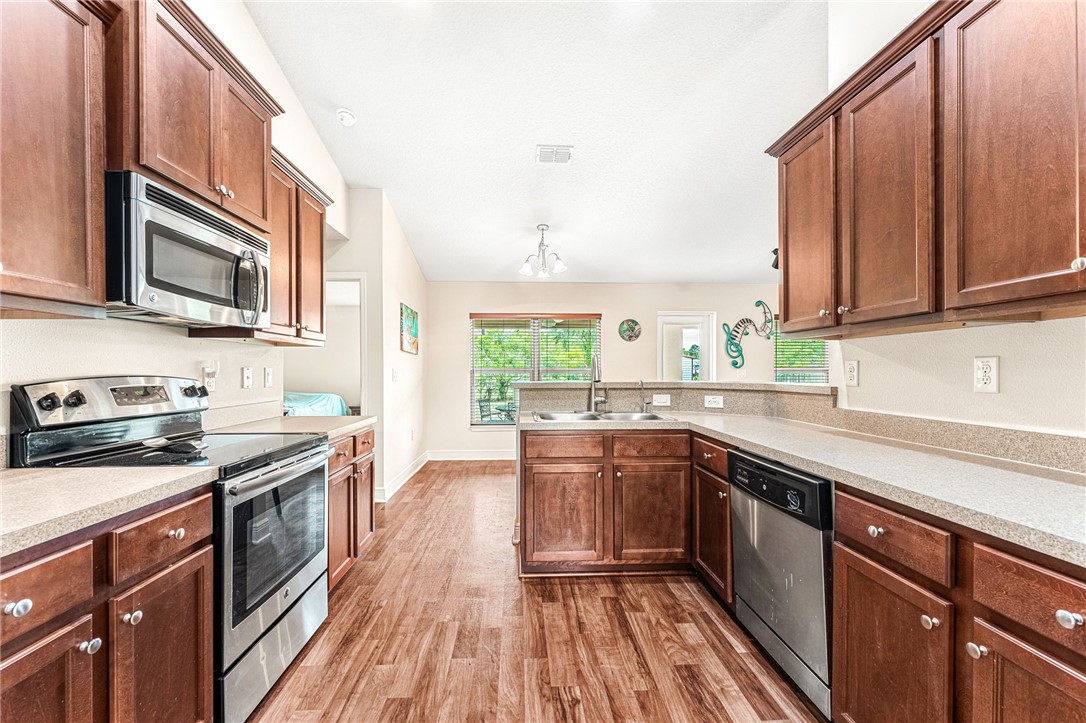 1013 Tide Road Southeast Palm Bay, FL 32909 - Photo 10 of 36 Gallery Image 10