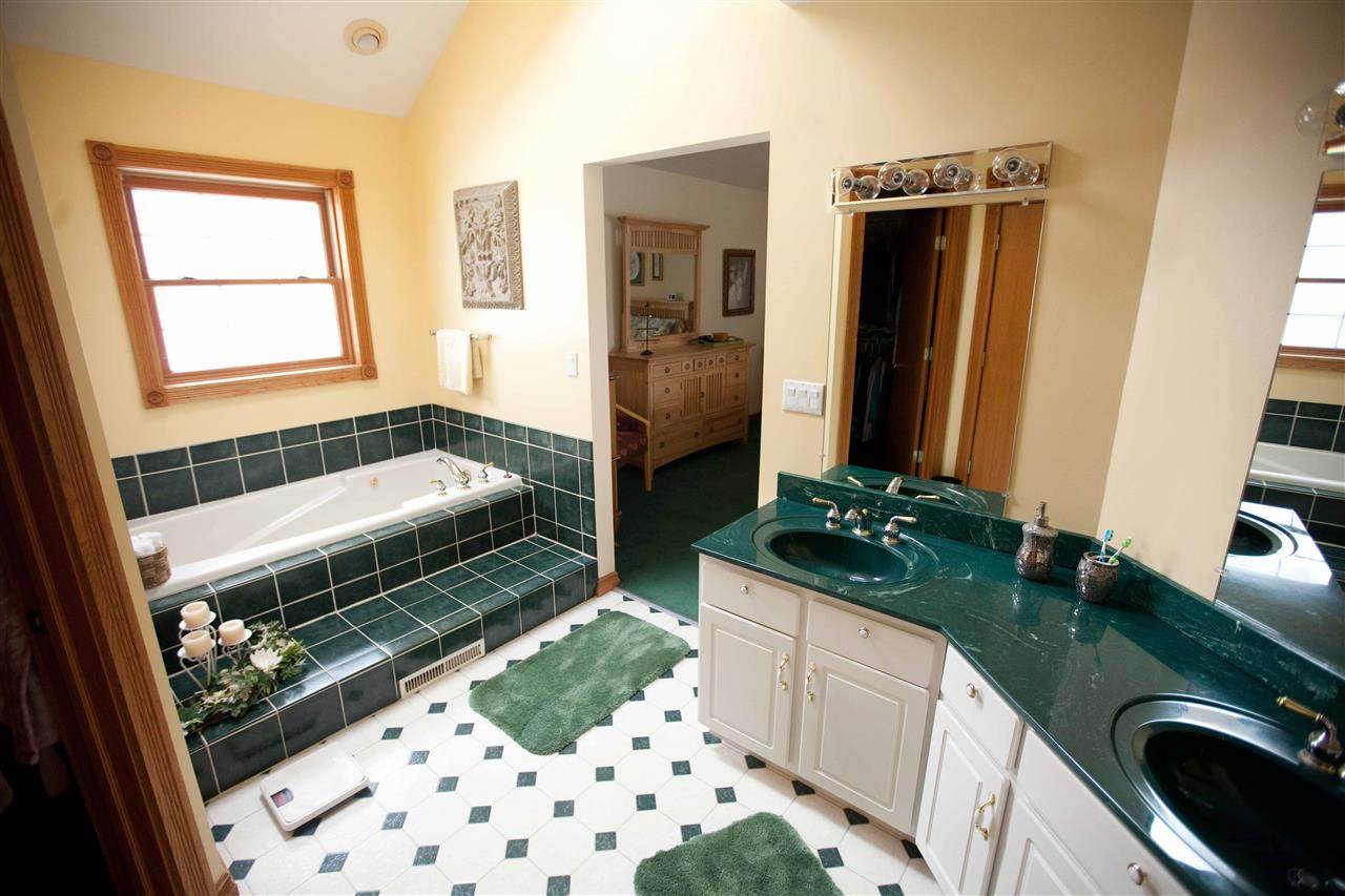 25455 Riley Road North Liberty, IN 46554 - Photo 4 of 29
