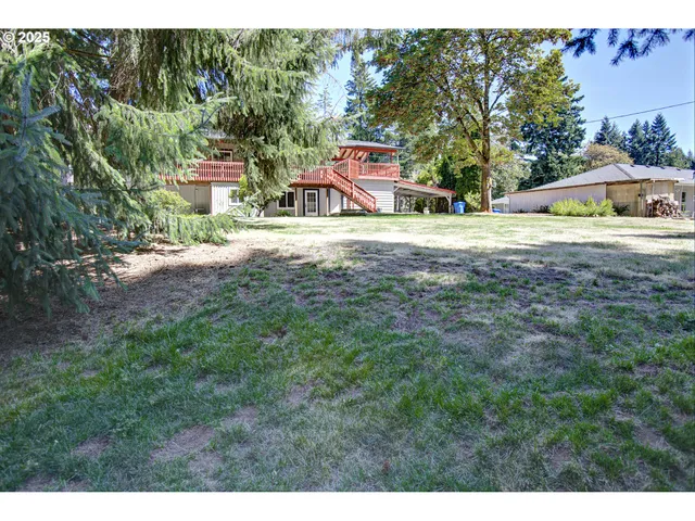 a view of house with outdoor space