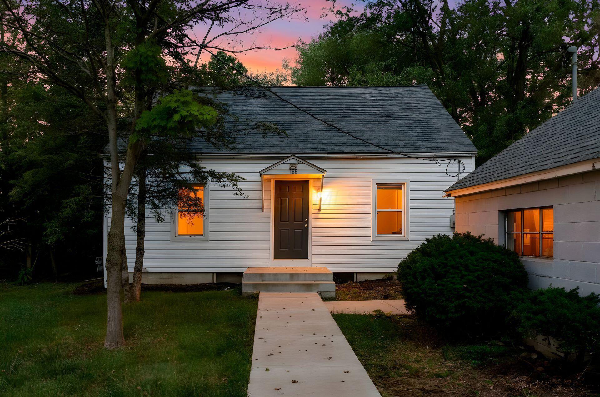 168 London Road Delaware, OH 43015 - Photo 2 of 43 003_4e4_K 168 London 082 Edit