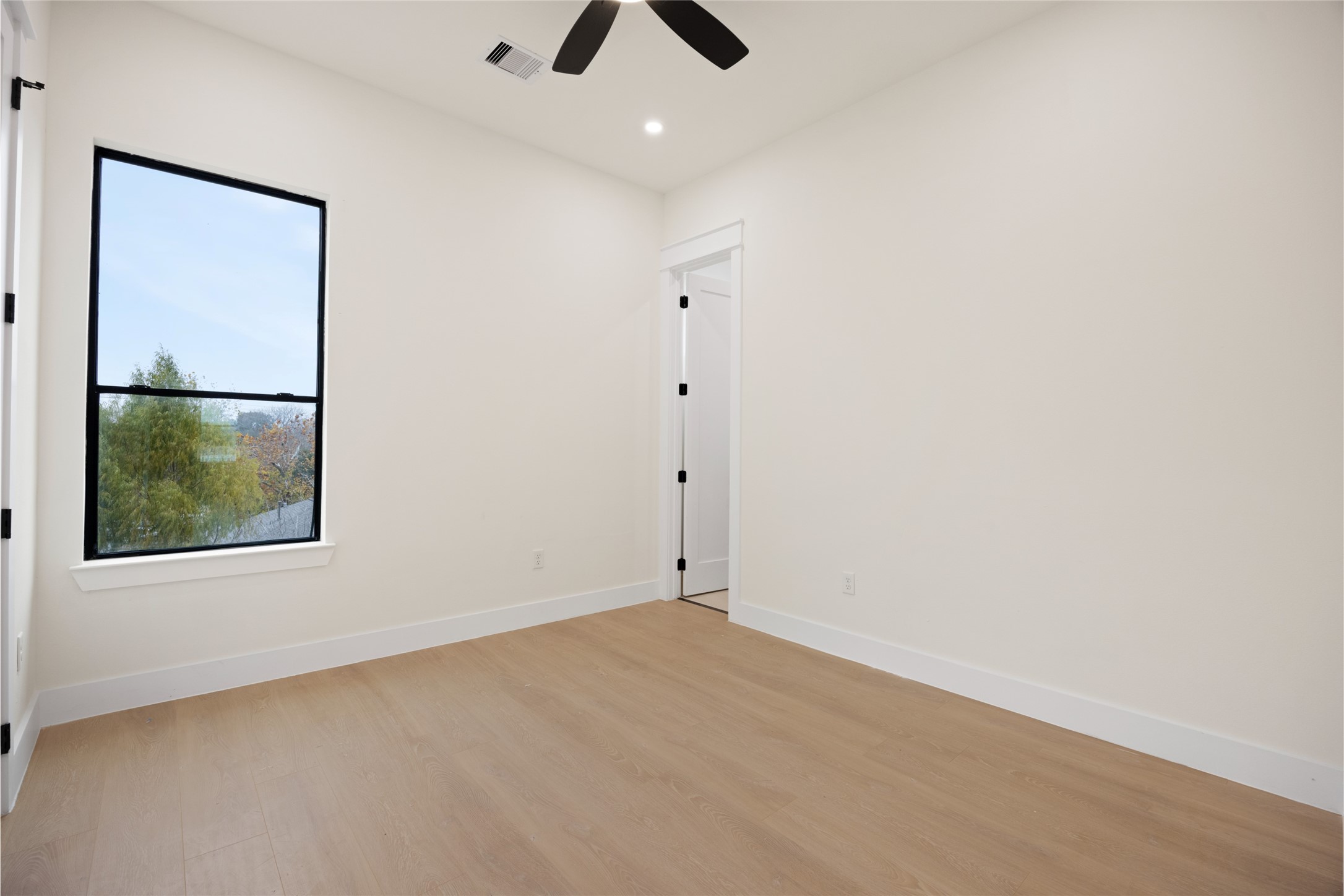 6330 Sidney Street Houston, TX 77021 - Photo 19 of 21 Bedroom #3