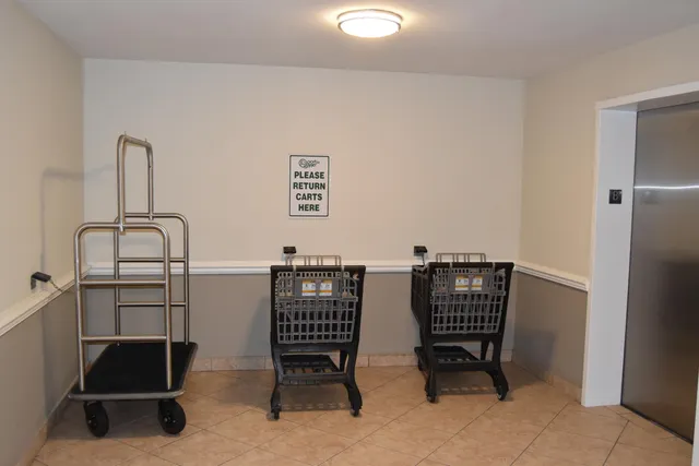 $2,600 | 1238 Hillsboro Mile, Unit 511, Pompano Beach, FL 33062