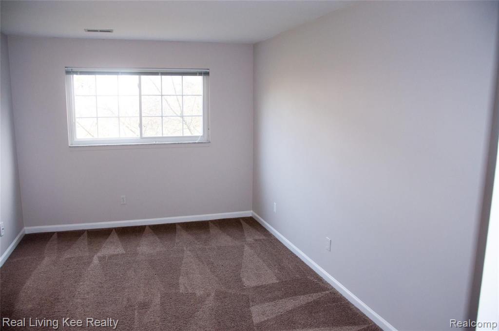 460 Baldwin Avenue, Unit 42 Rochester, MI 48307 - Photo 9 of 20