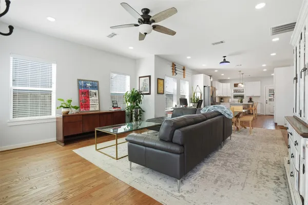 $2,500 | 2613 Lorraine Street, Houston, TX 77026