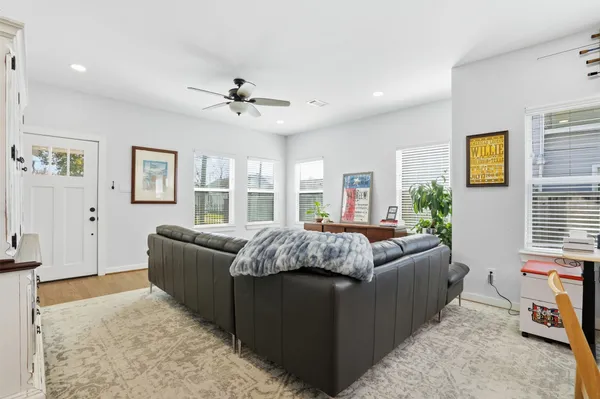 $2,500 | 2613 Lorraine Street, Houston, TX 77026