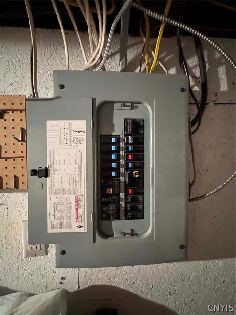 217 Bates Avenue Oneida, NY 13421 - Photo 28 of 39 100 amp CB