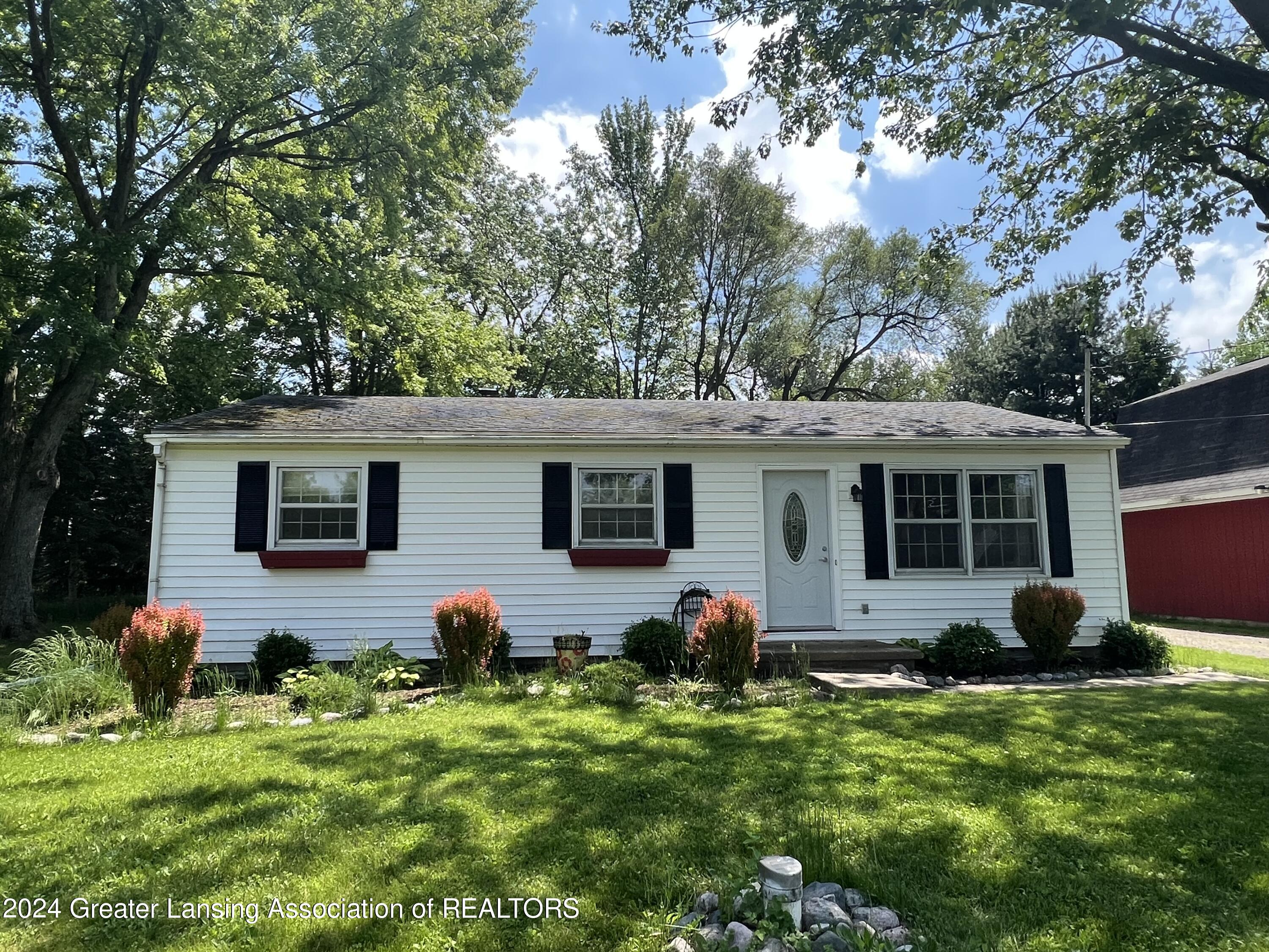 4364 East Clark Road Bath, MI 48808 - Photo 2 of 51 IMG_6608